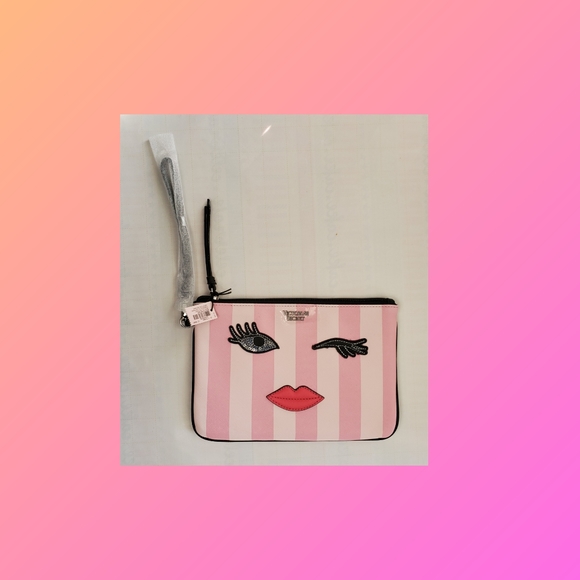 Victoria's Secret Handbags - Victoria's Secret Wristlet